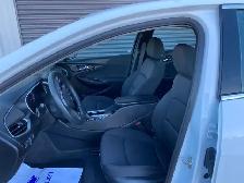 Used 2022 Chevrolet Malibu - Photo 9