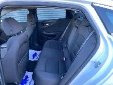 Used 2022 Chevrolet Malibu - Photo 10