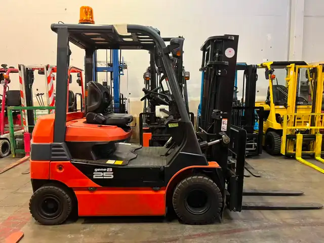 Toyota 5500lbs electric forklift
