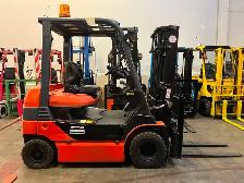 Toyota 5500lbs electric forklift