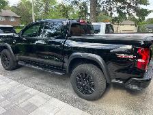 2025 Chevrolet Colorado Trail Boss - Photo 2