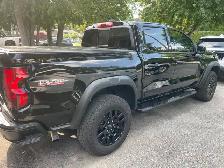2025 Chevrolet Colorado Trail Boss - Photo 3