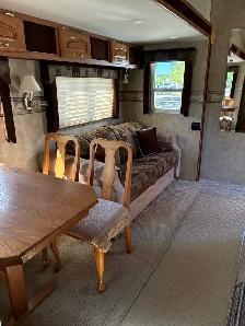 27 1/2 foot 5th wheel - Photo 5