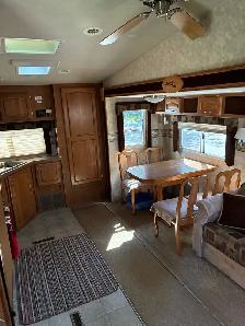 27 1/2 foot 5th wheel - Photo 6