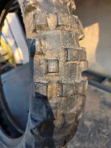 Dunlop Sports D752 110/90-19 Knobby Rear Tire - Photo 3