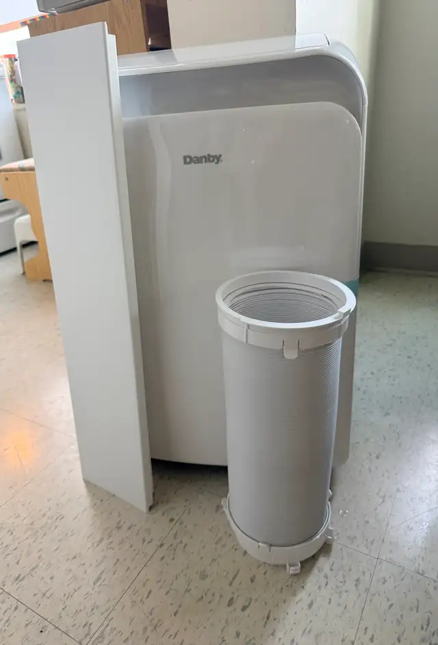 DANBY PORTABLE AIR CONDITIONER-NEW