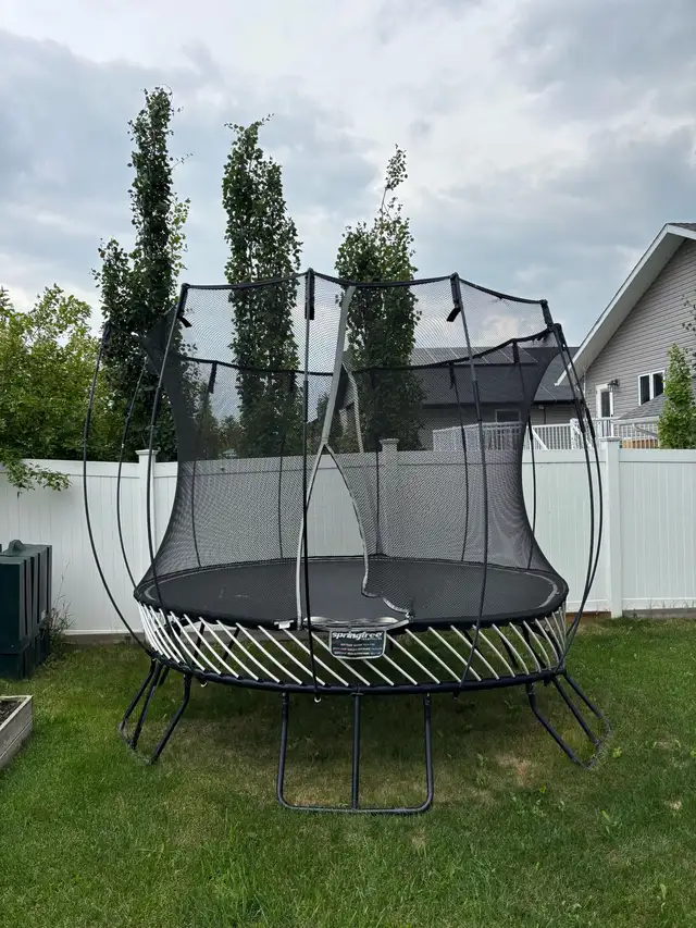 Springfree Trampoline 10’x10"