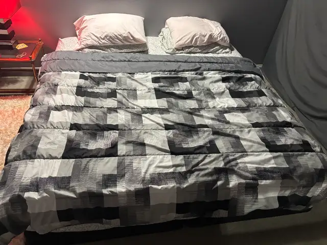 KING SIZE MATTRESS AND BOX SPRINGS!
