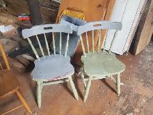 Old Vintage Chairs - Photo 2