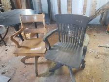 Old Vintage Chairs - Photo 3
