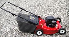 MURRAY REAR BAG GAS LAWN MOWER - Photo 2