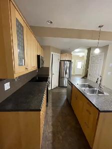 3-Bedrooms Townhouse for Rent – Available August 1, 20 - Photo 10