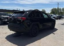 2019 Toyota RAV4 LE - Photo 5