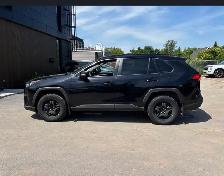 2019 Toyota RAV4 LE - Photo 8