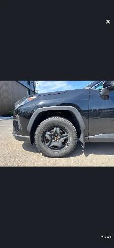 2019 Toyota RAV4 LE - Photo 9