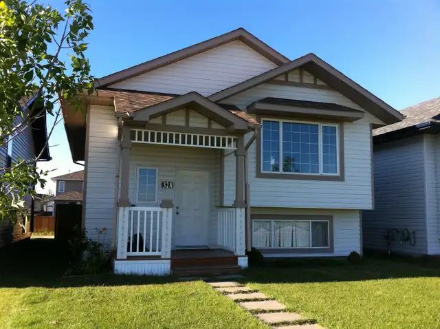 4 beds 2 baths single house in lancaster for rent immediately