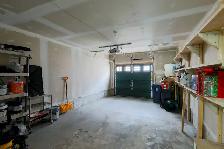 Modern Townhouse Near Woodbine Beach For Rent - Photo 7