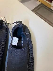 Two new pairs Speedo men's size 13 shoes & 2 pairs water shoes - Photo 5