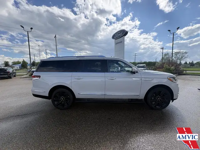 2023 Lincoln Navigator L Reserve