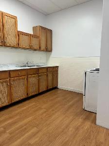 RARE 910sq' Open & Airy   1-Bedroom – Downtown Cultural District - Photo 4