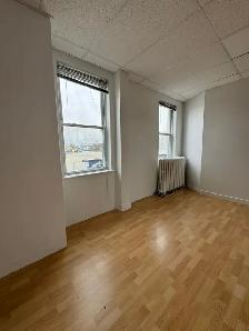 RARE 910sq' Open & Airy   1-Bedroom – Downtown Cultural District - Photo 7