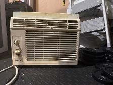 Window Air Conditioner - Photo 2