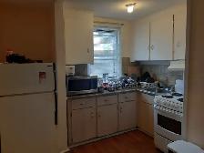 Private Furnished room with Utilities & Wifi. - Photo 3