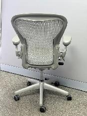 Herman Miller Aeron Chair! - Photo 4