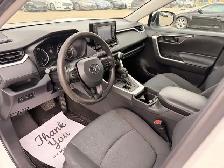 2020 Toyota RAV4 LE AWD : One Owner , No Reported Accidents - Photo 9
