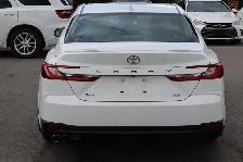 2025 Toyota Camry SE Hybrid - Photo 2