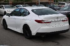 2025 Toyota Camry SE Hybrid - Photo 3