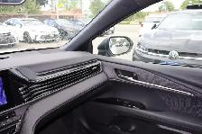 2025 Toyota Camry SE Hybrid - Photo 6
