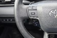 2025 Toyota Camry SE Hybrid - Photo 13