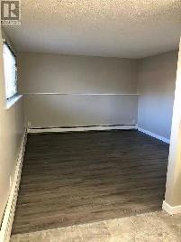 Spacious Apartment Available! - Photo 4