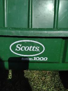 Scott's Acuugreen 1000 lawn spreader - Photo 3