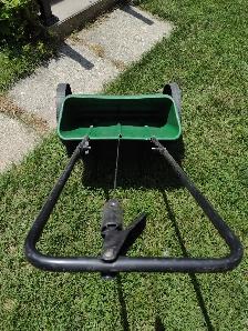 Scott's Acuugreen 1000 lawn spreader - Photo 4