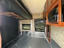 2011 Keystone Fuzion FZ322 Toy Hauler 5th Wheel 35’ - Photo 10
