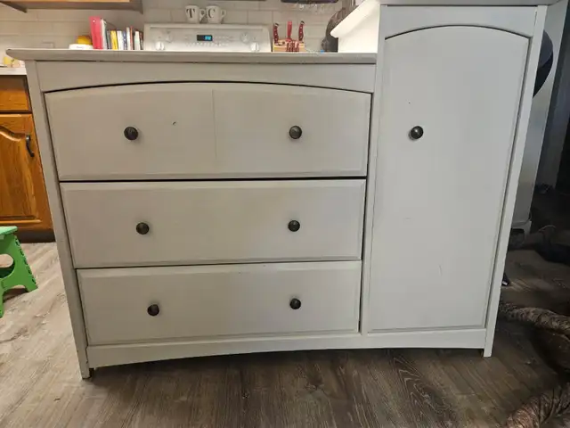 Dresser/change table