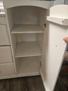 Dresser/change table - Photo 3