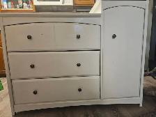 Dresser/change table - Photo 4