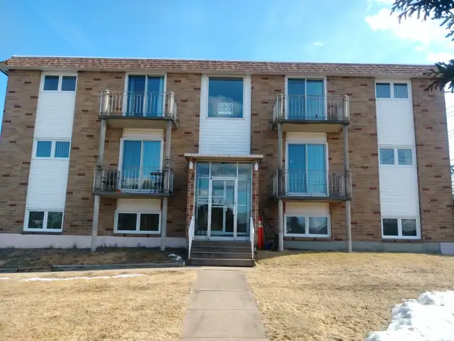 Available August 1st, 2 bedroom apartment, West.