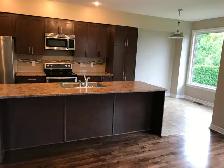 End Unit Townhouse, Townhome in Kanata Lakes for Rent - Photo 8