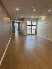 Commercial renovated office space for rent facing metro station - Photo 7