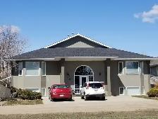 Large Bright 2 Bedroom 1 Bedroom Suite Near College