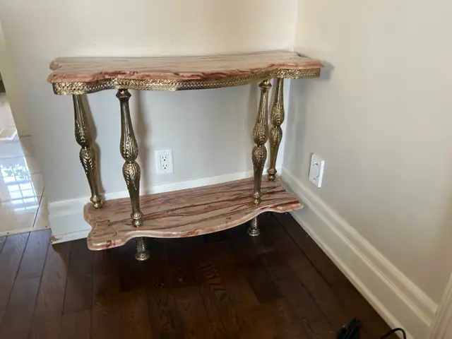 Marble Table - 1/2 moon