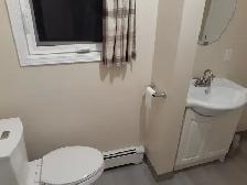 Private room with private bathroom and direct outside access - Photo 4