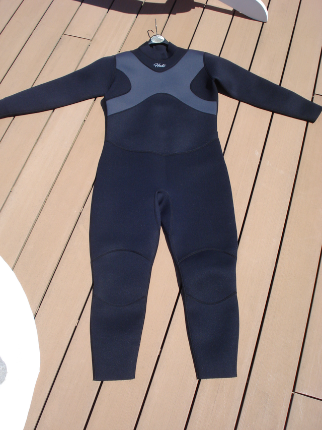 WETSUIT 3 MIL, LADIES XXL IN EXCELLENT CONDITION for DIVING or W