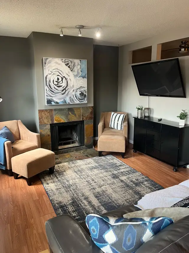 AVAILABLE TODAY. Awesome furnished 1 bedroom plus small den.