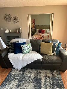 AVAILABLE TODAY. Awesome furnished 1 bedroom plus small den. - Photo 4