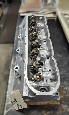 Tête de Moteur GM (Casting 706) / Aluminum Cylinder Head - Photo 2
